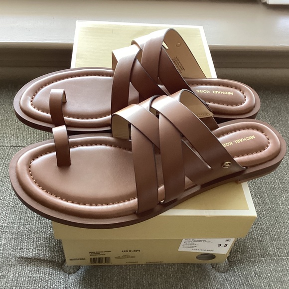 MICHAEL Michael Kors Nora Toe Ring Leather Sandals, size 9.5 - Picture 12 of 12
